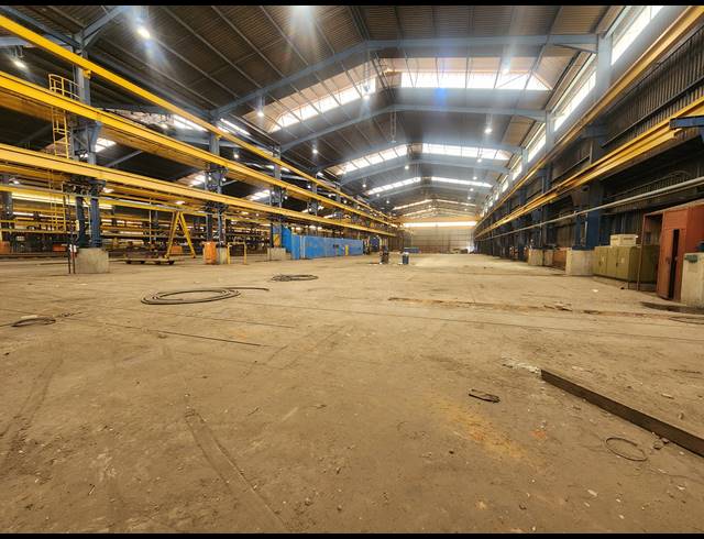 3,240M² WAREHOUSE TO LET IN ROODEKOP